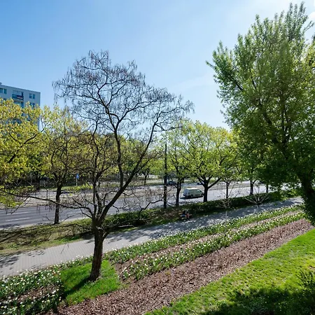 Downtown Serenity By Bookinghost * وارسو