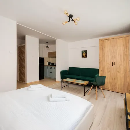 Downtown Serenity By Bookinghost